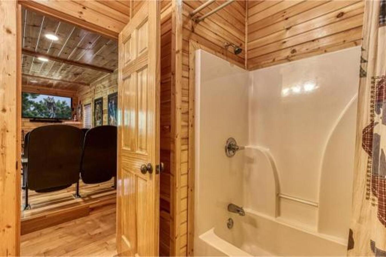 Dreams Come True With This Luxury Cabin! Gatlinburg Exterior photo
